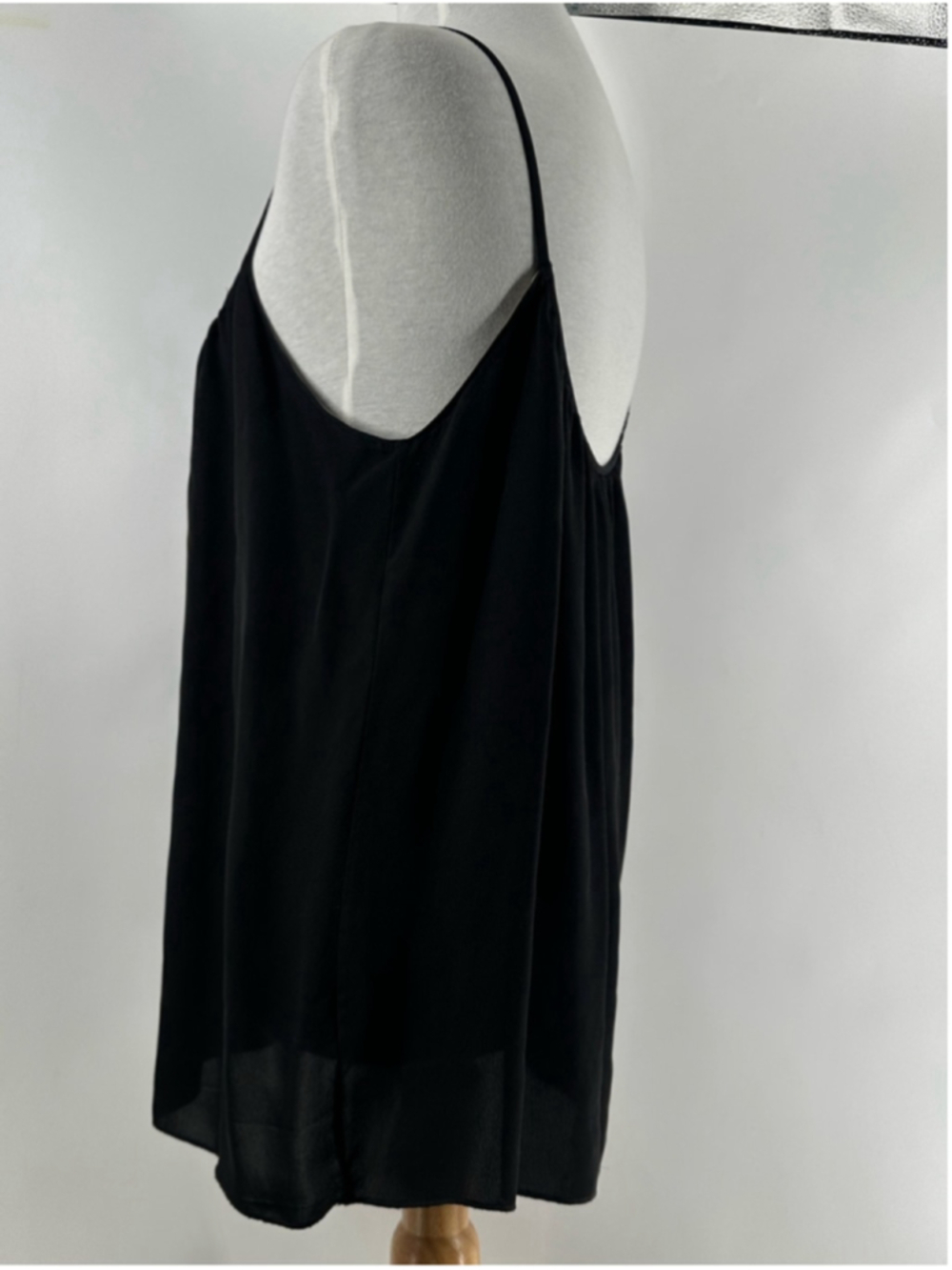 Aritzia Babaton silk tank top flowy y2k comfort elegance classic black sz sm - Picture 6 of 15